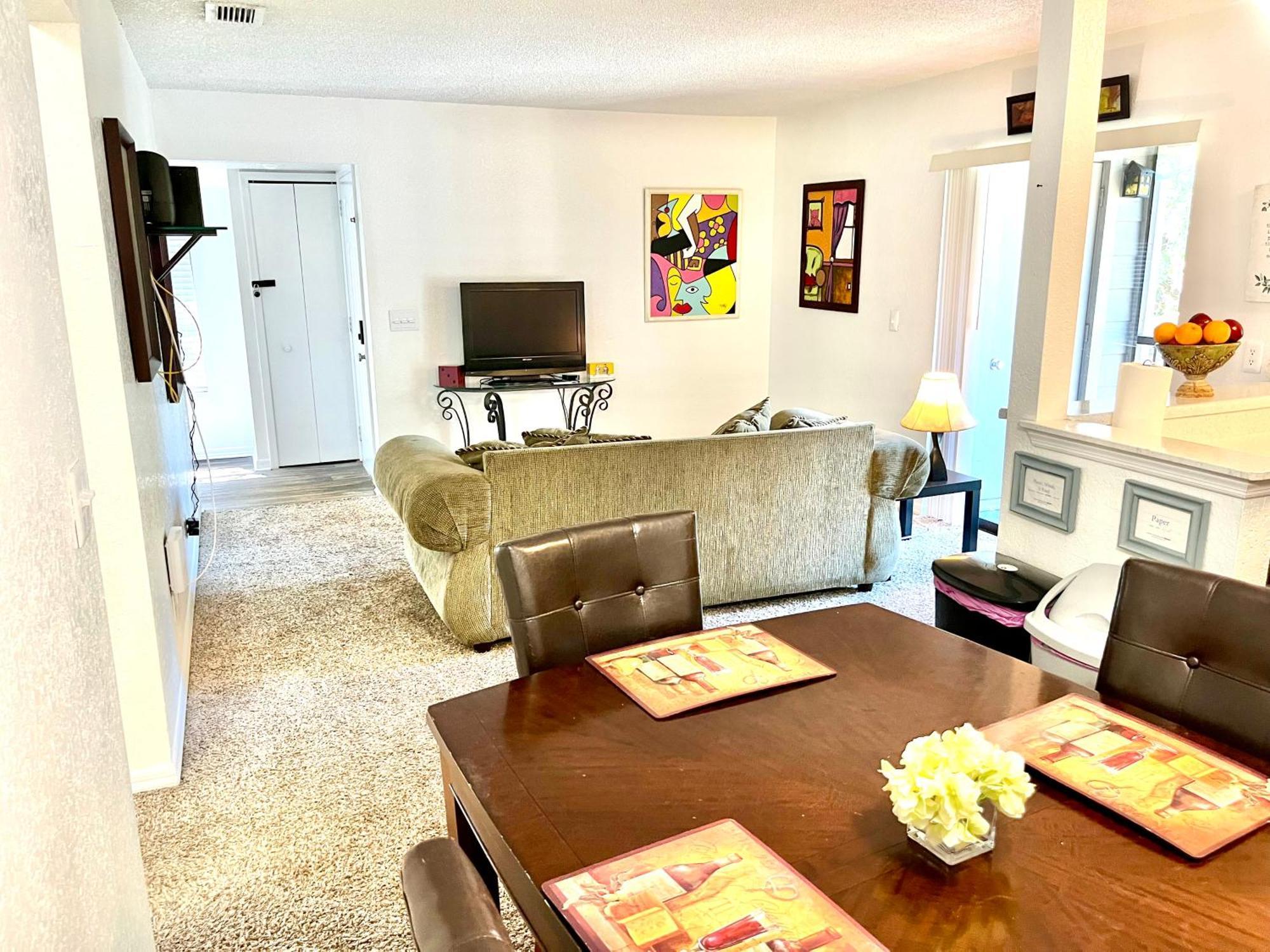 Daytona 2 Bed Apartment 10 Minutes To Beach With Balcony พอร์ตออเรนจ์ ภายนอก รูปภาพ