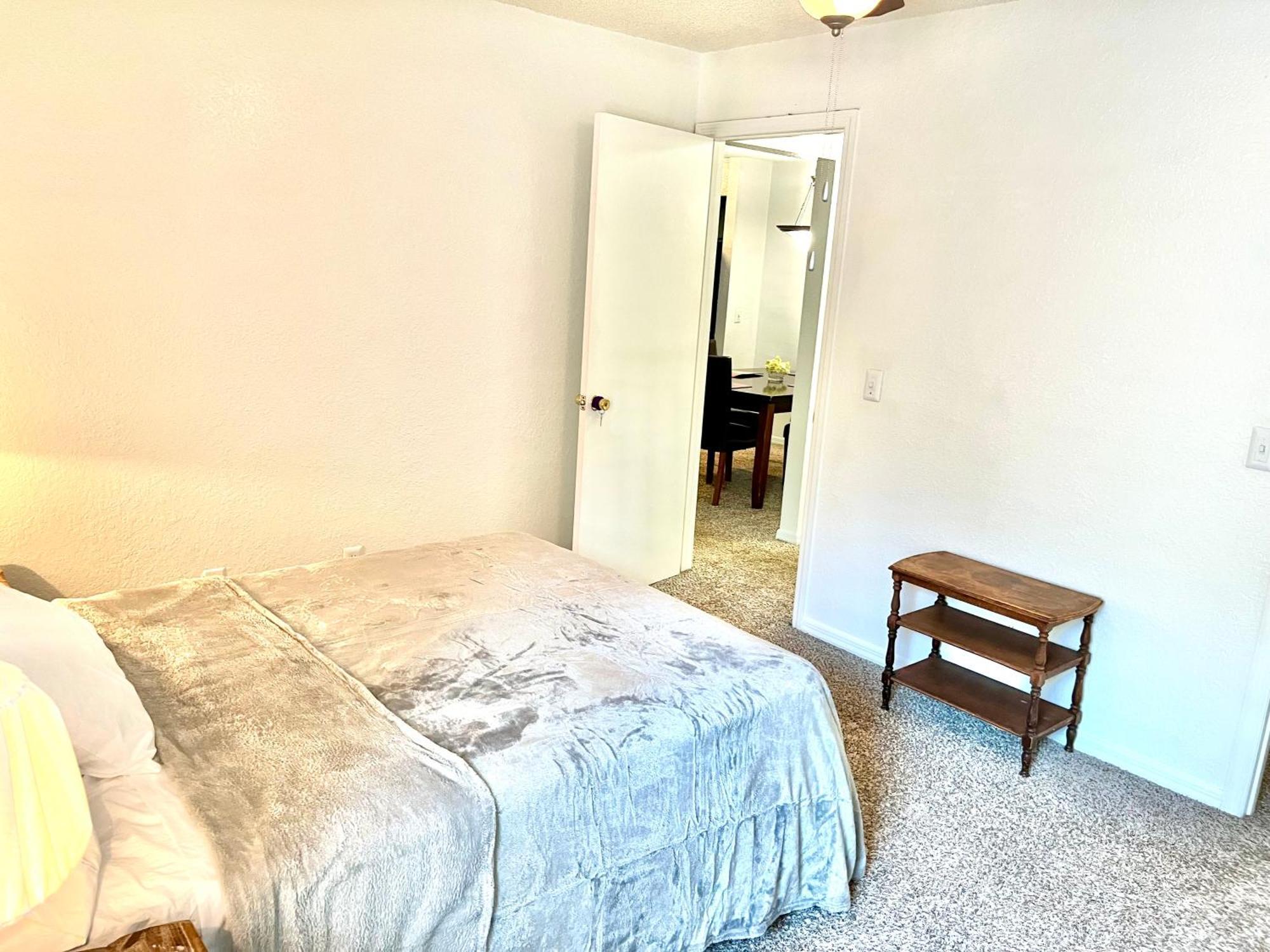 Daytona 2 Bed Apartment 10 Minutes To Beach With Balcony พอร์ตออเรนจ์ ภายนอก รูปภาพ