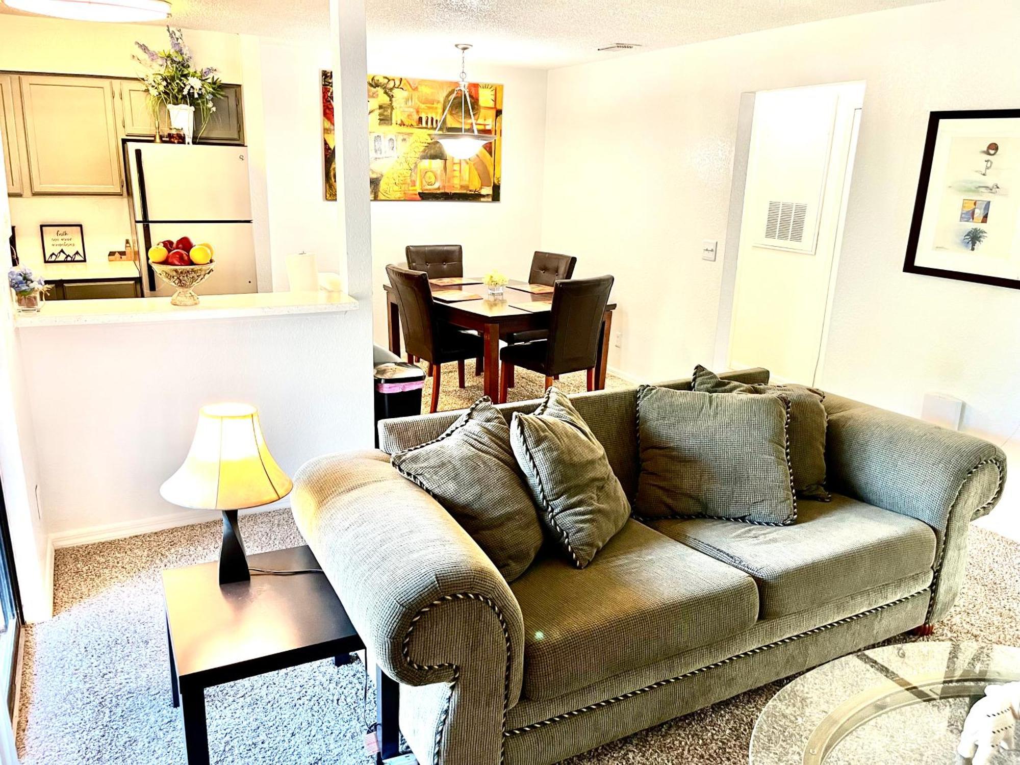 Daytona 2 Bed Apartment 10 Minutes To Beach With Balcony พอร์ตออเรนจ์ ภายนอก รูปภาพ