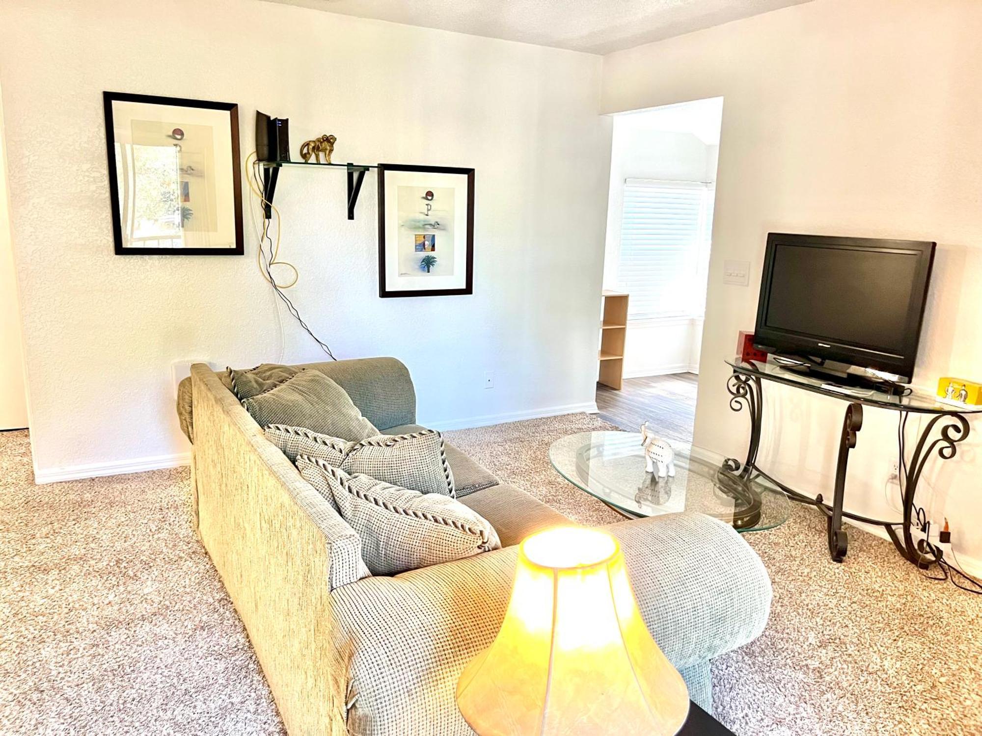 Daytona 2 Bed Apartment 10 Minutes To Beach With Balcony พอร์ตออเรนจ์ ภายนอก รูปภาพ