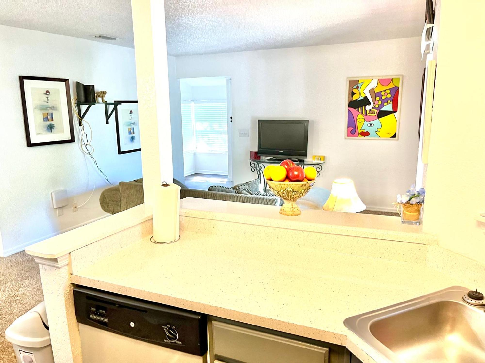 Daytona 2 Bed Apartment 10 Minutes To Beach With Balcony พอร์ตออเรนจ์ ภายนอก รูปภาพ