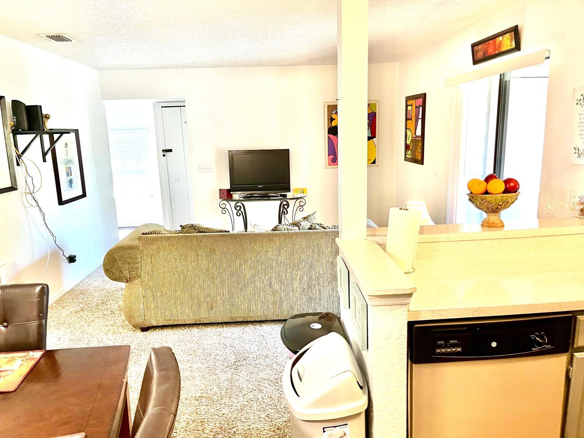 Daytona 2 Bed Apartment 10 Minutes To Beach With Balcony พอร์ตออเรนจ์ ภายนอก รูปภาพ