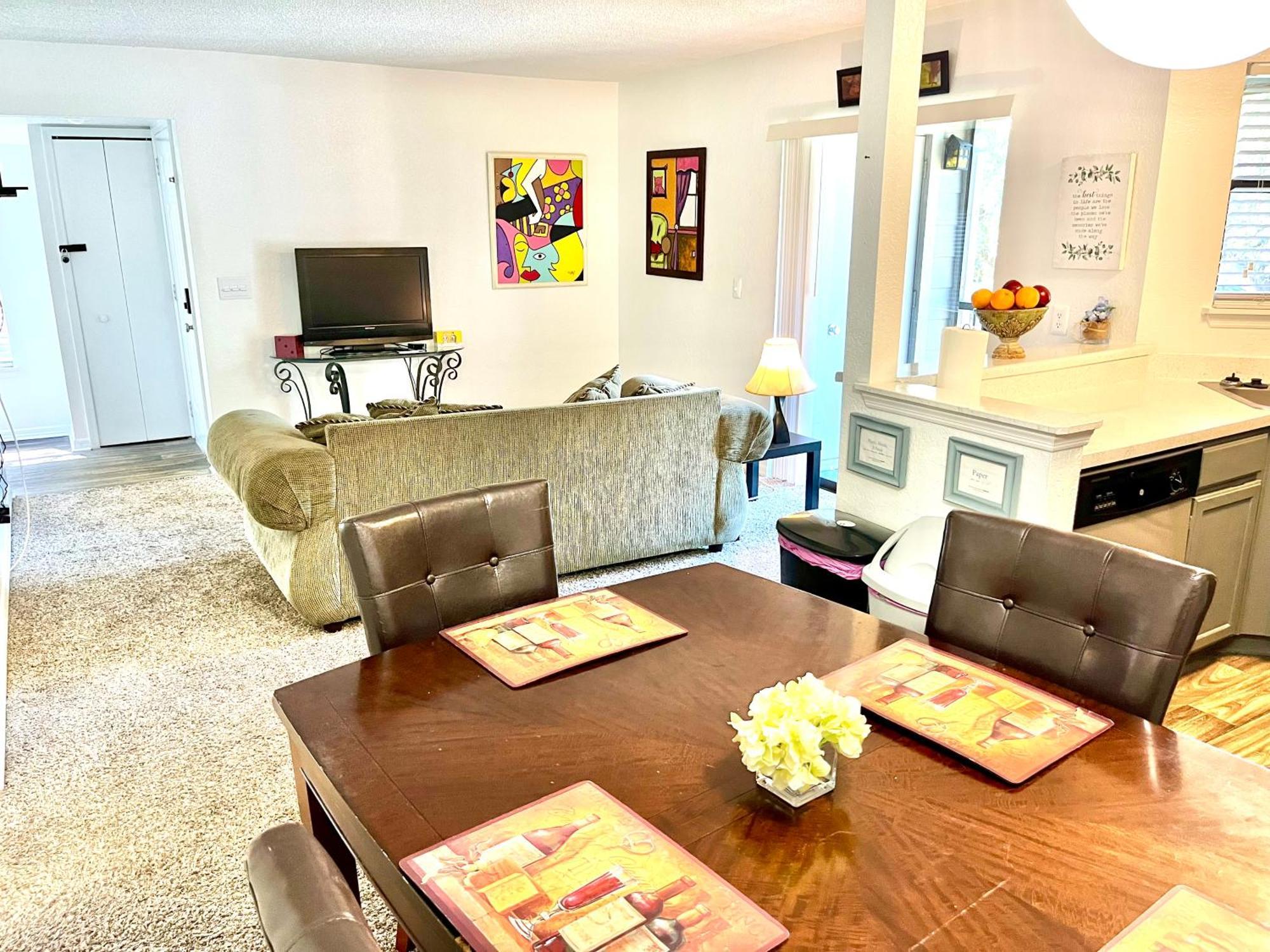 Daytona 2 Bed Apartment 10 Minutes To Beach With Balcony พอร์ตออเรนจ์ ภายนอก รูปภาพ