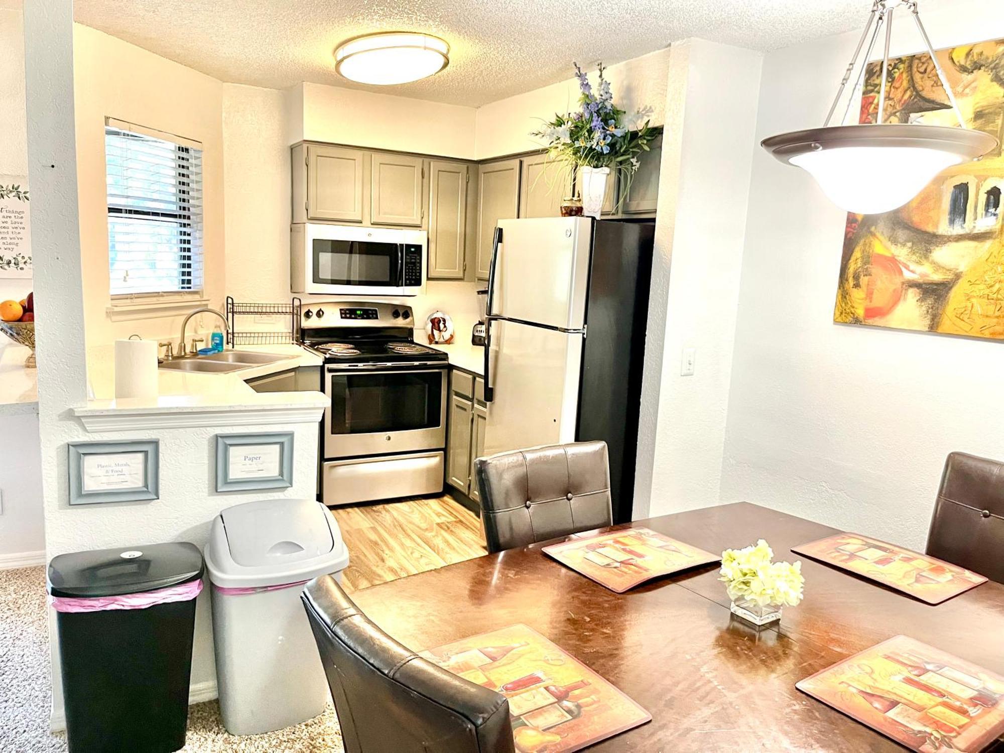 Daytona 2 Bed Apartment 10 Minutes To Beach With Balcony พอร์ตออเรนจ์ ภายนอก รูปภาพ