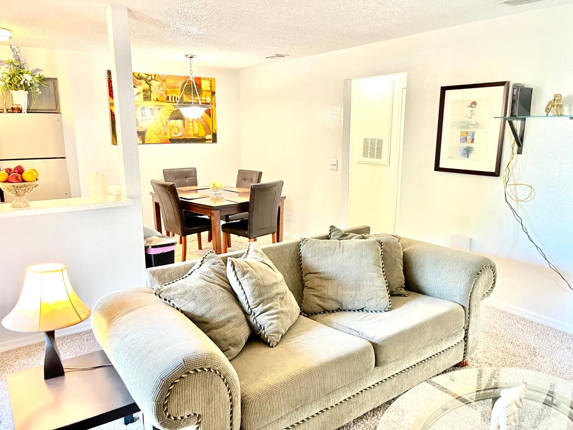 Daytona 2 Bed Apartment 10 Minutes To Beach With Balcony พอร์ตออเรนจ์ ภายนอก รูปภาพ