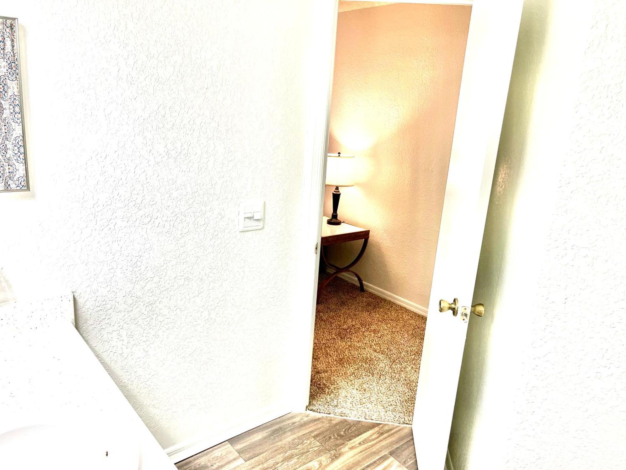 Daytona 2 Bed Apartment 10 Minutes To Beach With Balcony พอร์ตออเรนจ์ ภายนอก รูปภาพ