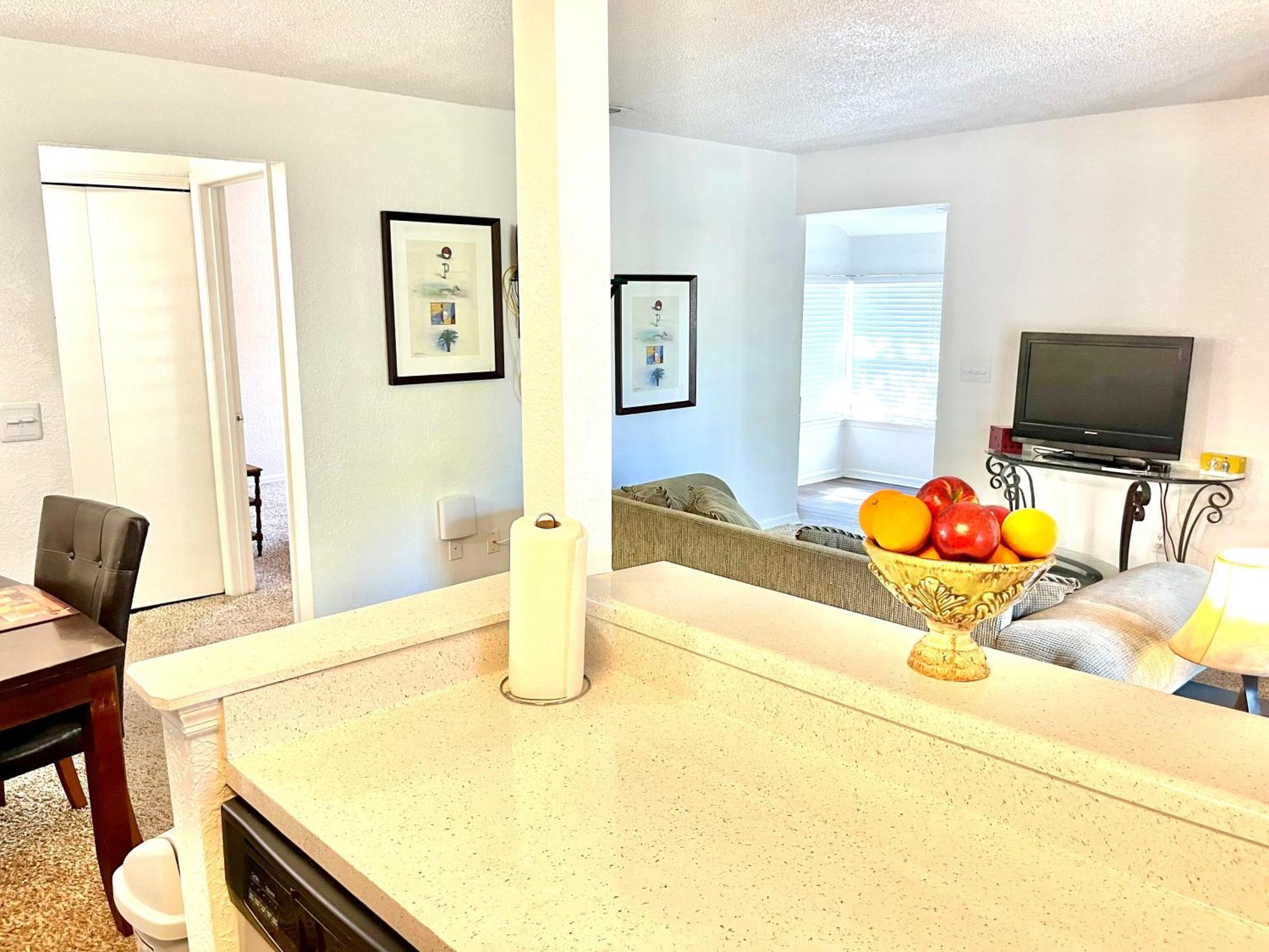 Daytona 2 Bed Apartment 10 Minutes To Beach With Balcony พอร์ตออเรนจ์ ภายนอก รูปภาพ