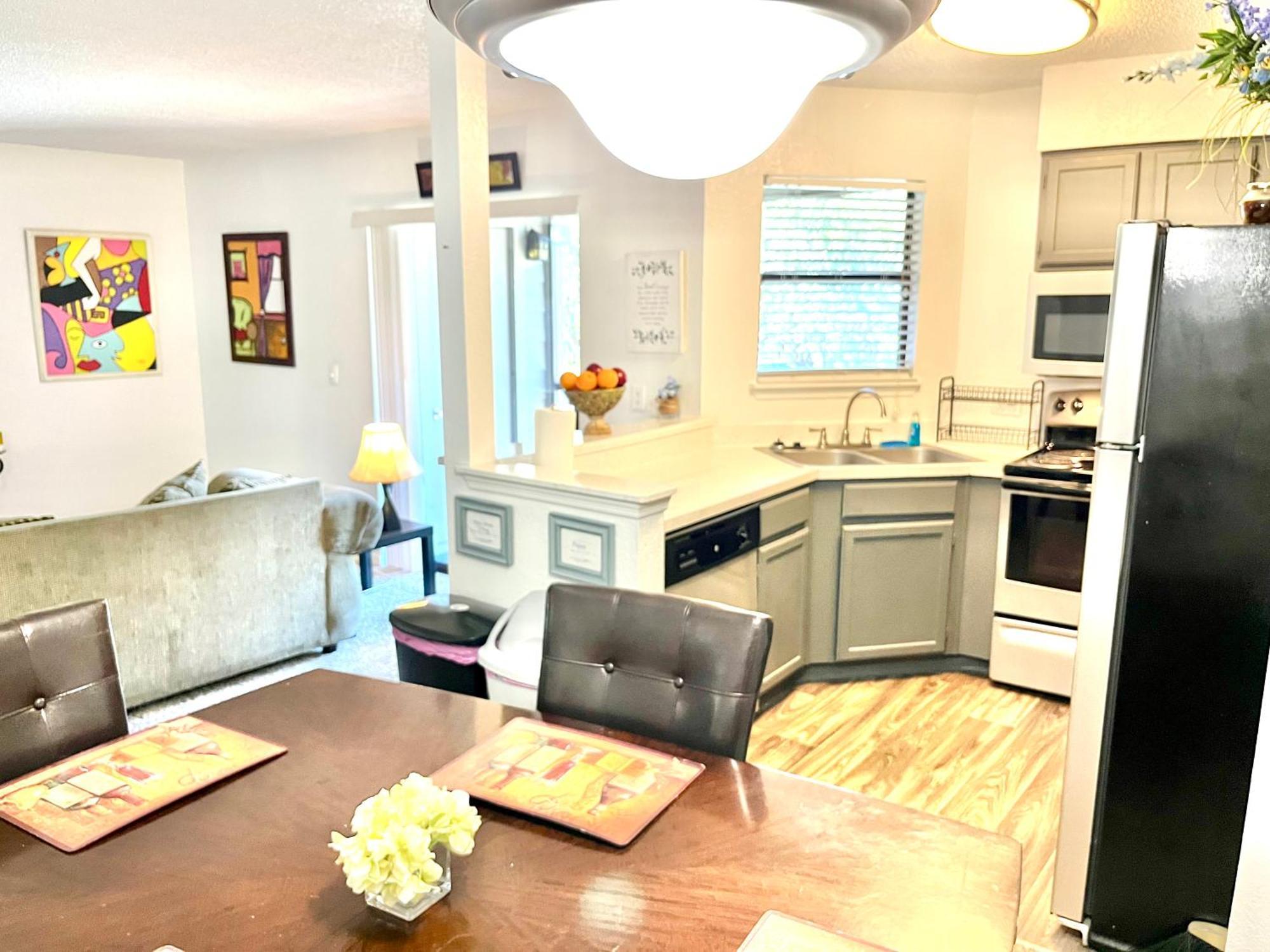 Daytona 2 Bed Apartment 10 Minutes To Beach With Balcony พอร์ตออเรนจ์ ภายนอก รูปภาพ
